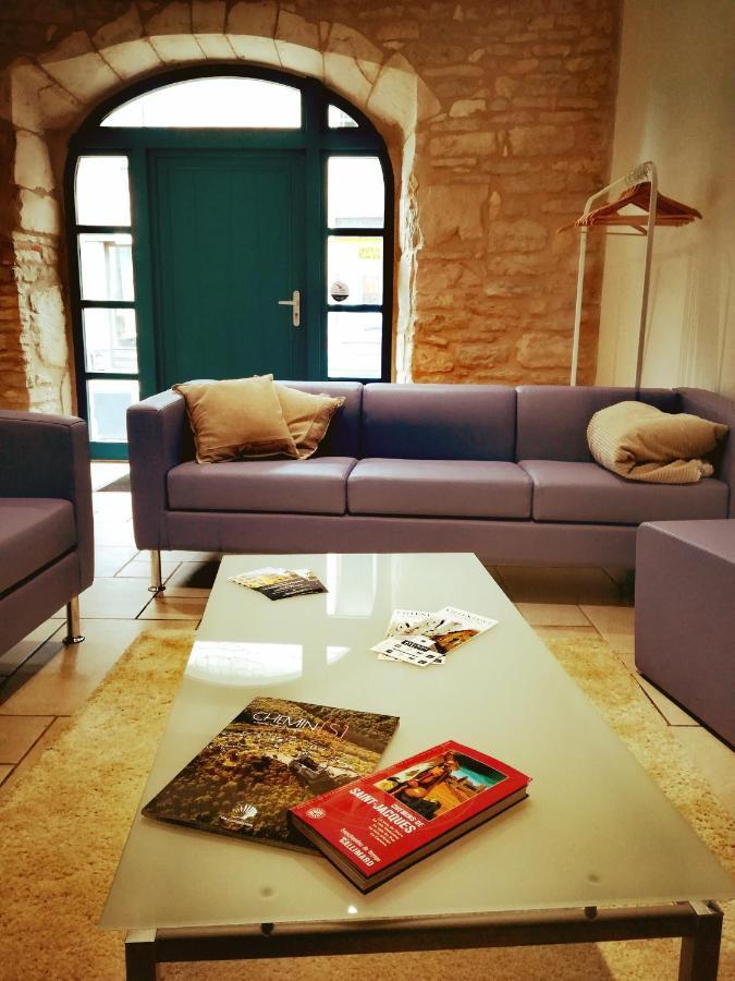 Gite La Maison Des Pelerins Villeneuve-dʼAveyron المظهر الخارجي الصورة